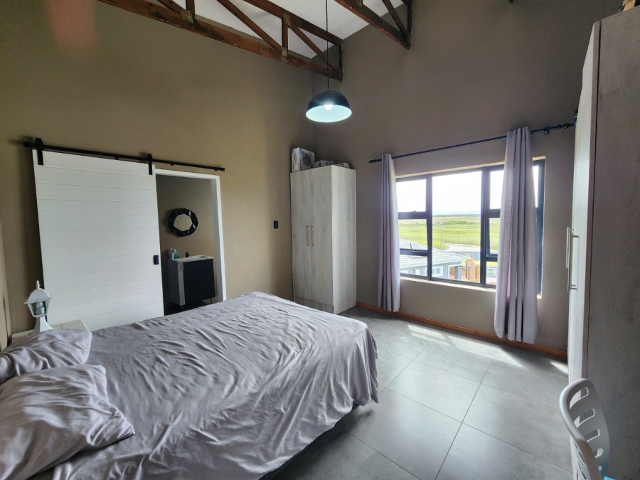 3 Bedroom Property for Sale in Paradise Beach Eastern Cape